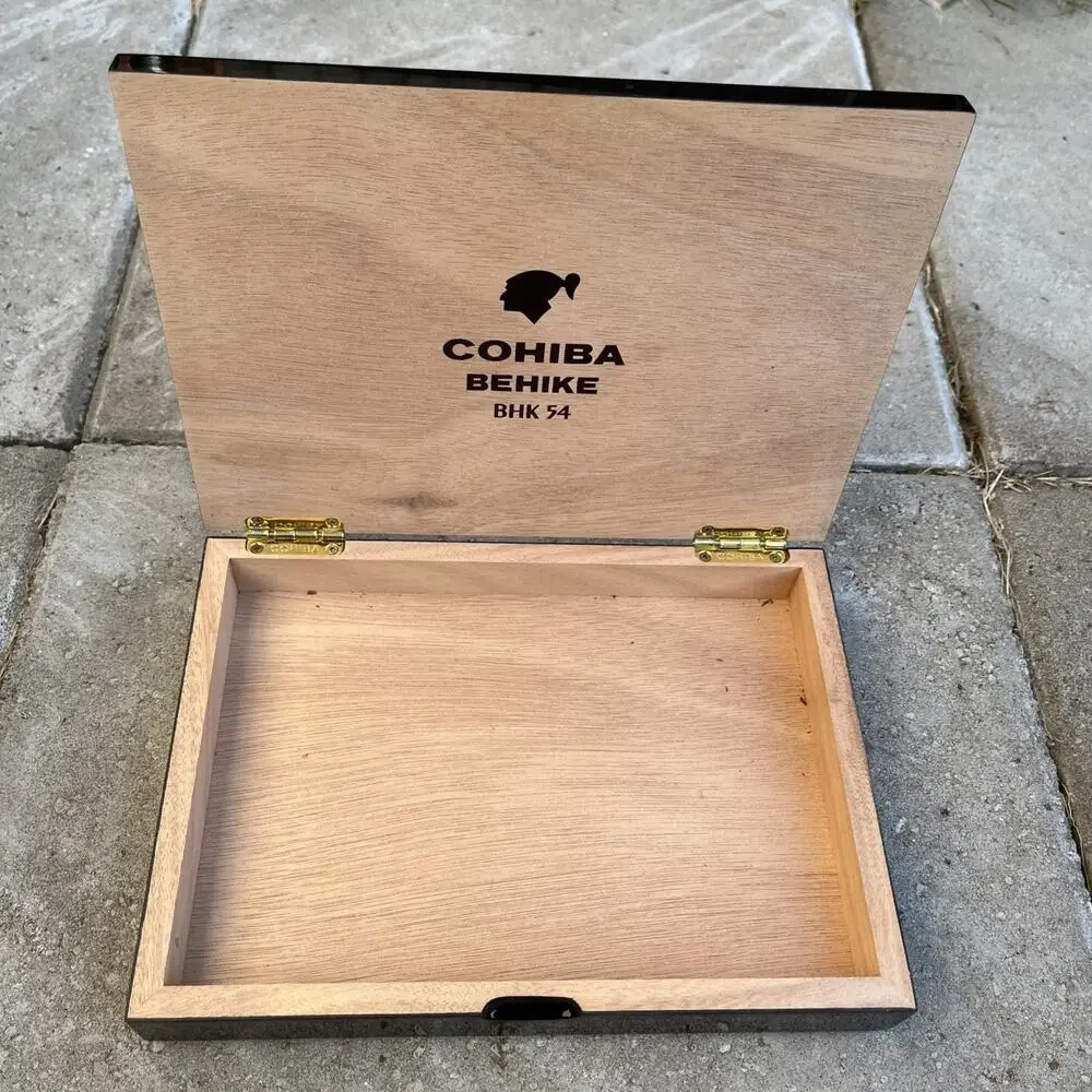 Original Collector's EMPTY Wooden Cigar Box